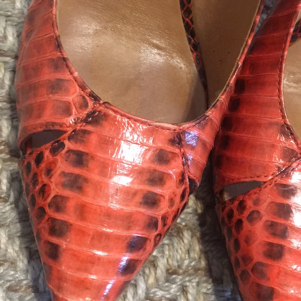 Faux snake skin pumps - Picture 3 of 4